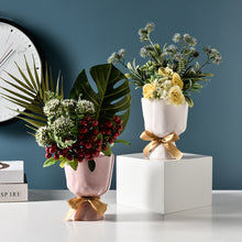 Carica l&#39;immagine nel visualizzatore di Gallery, Mini Floral Bow Vase
