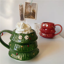 Carica l&#39;immagine nel visualizzatore di Gallery, Christmas Tree Smart Little Eyes Ceramic Mug
