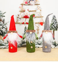 Carica l&#39;immagine nel visualizzatore di Gallery, Christmas Old Man Wine Bottle Cover
