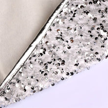 Carica l&#39;immagine nel visualizzatore di Gallery, Silver White Sequin Christmas-tree Skirt
