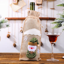 Carica l&#39;immagine nel visualizzatore di Gallery, Christmas Character 3D Faces Bottle Cover
