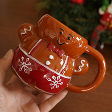 Carica l&#39;immagine nel visualizzatore di Gallery, Cute Hand-Painted Gingerbread Man Cup
