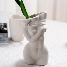 Carica l&#39;immagine nel visualizzatore di Gallery, Aphrodite Decorative Vase
