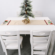 Carica l&#39;immagine nel visualizzatore di Gallery, Christmas Forest Car With Elf Table Runner
