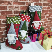 Carica l&#39;immagine nel visualizzatore di Gallery, Three-Dimensional Cute Christmas Stockings
