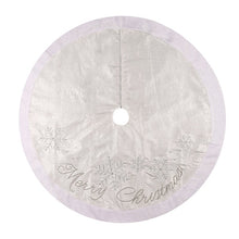 Carica l&#39;immagine nel visualizzatore di Gallery, White Snowflakes Christmas Tree Skirt
