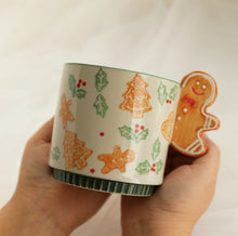 Carica l&#39;immagine nel visualizzatore di Gallery, Christmas Hand-Painted Ceramic Mug
